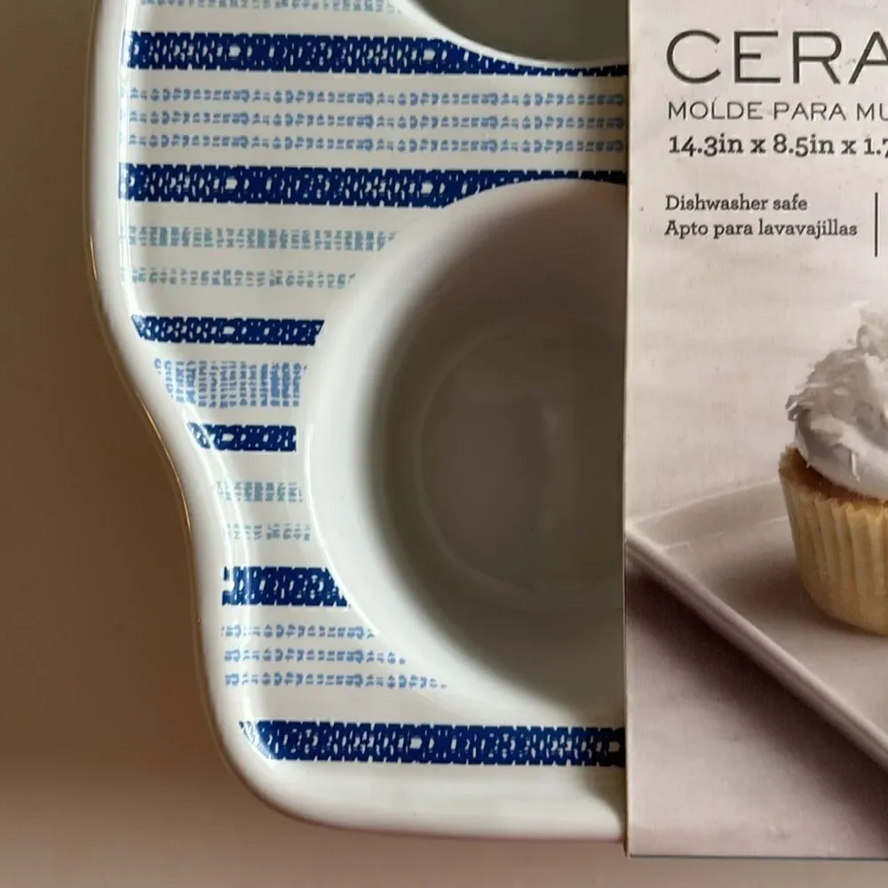 New Martha Stewart Macy’s Ceramic Muffin Pan Blue White 6 Well